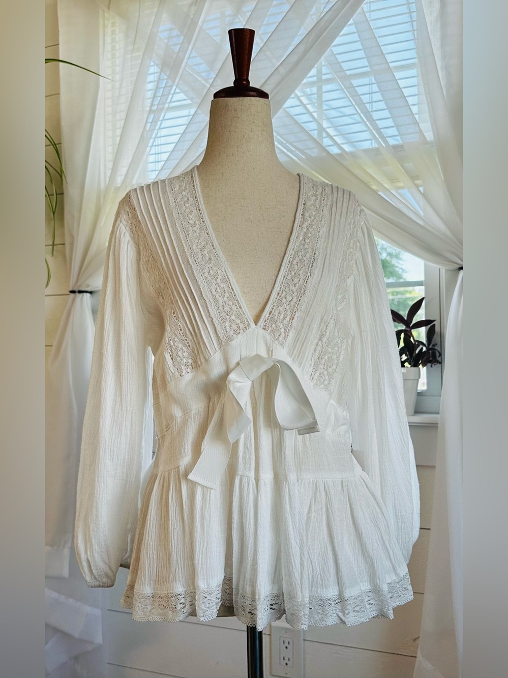 Cotton Candy LA 100% Cotton White Lace Boho Peplum Top Blouse Size Medium NWT